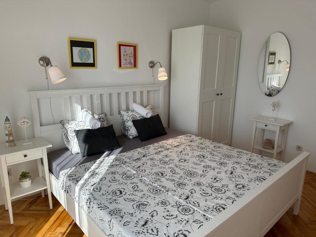 Apartman Rea *** Zara Esterno foto