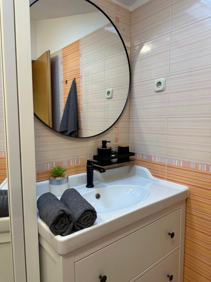 Apartman Rea *** Zara Esterno foto