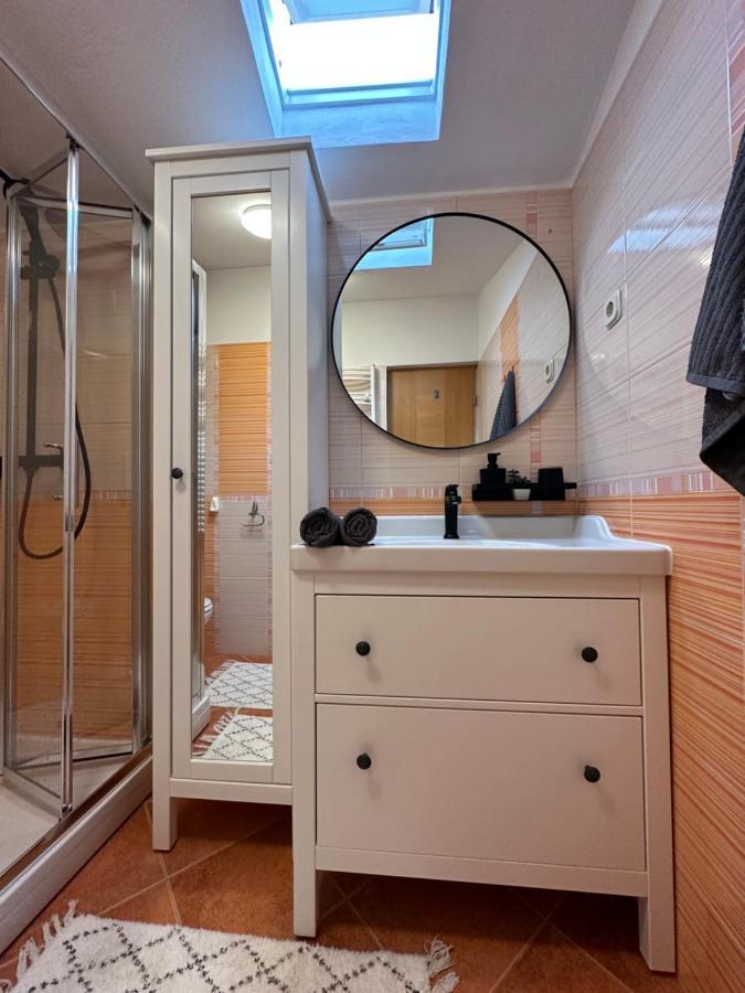 Apartman Rea *** Zara Esterno foto