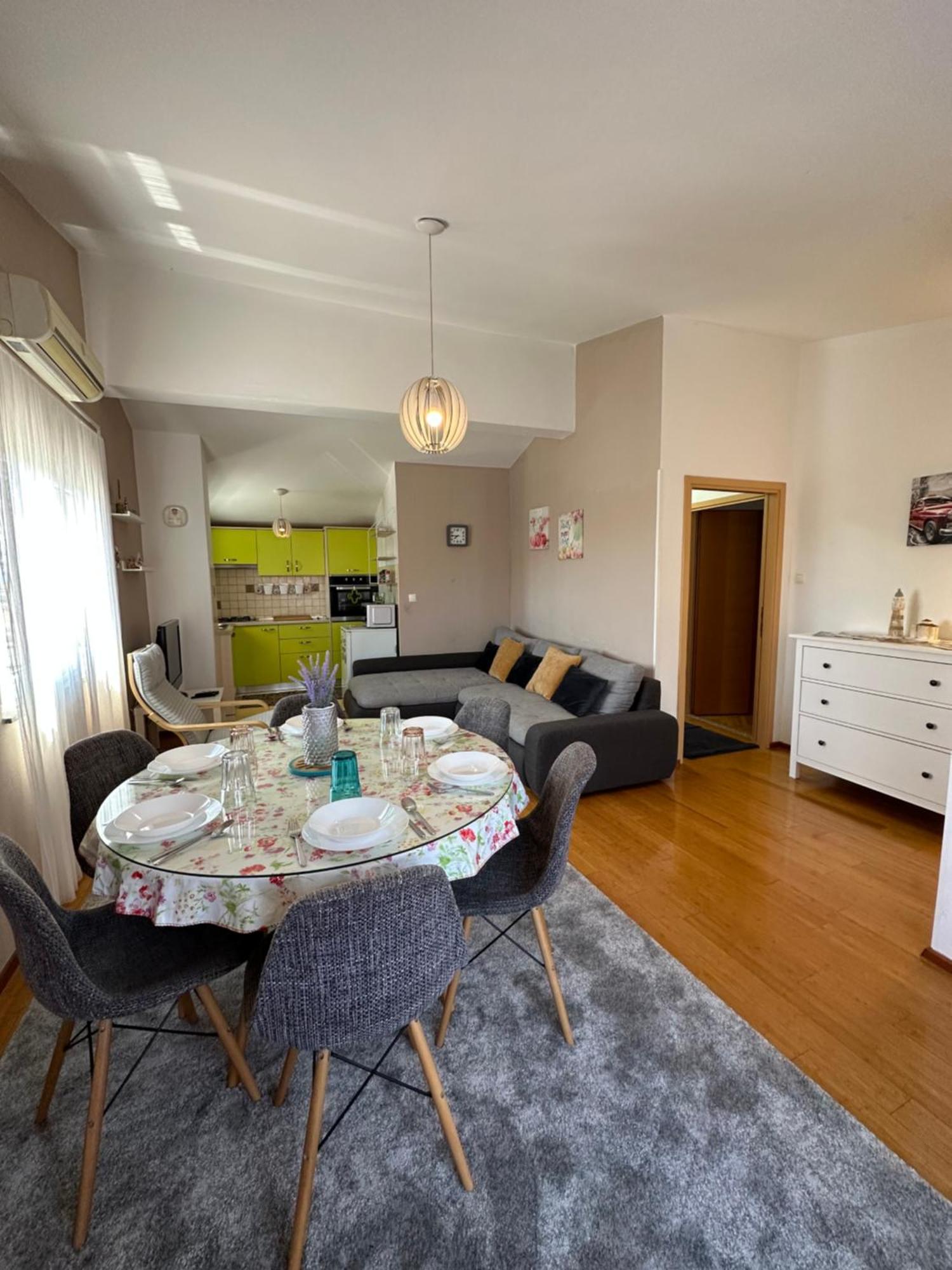 Apartman Rea *** Zara Esterno foto