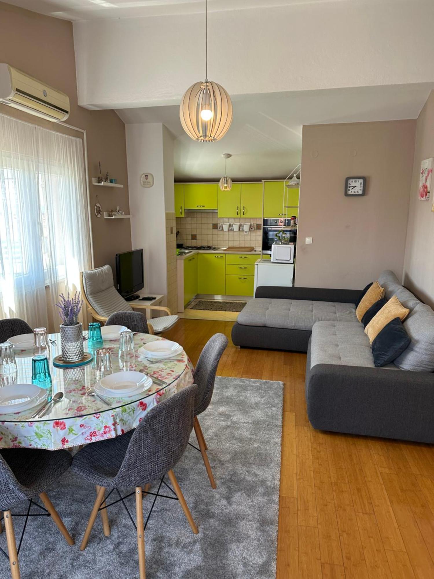 Apartman Rea *** Zara Esterno foto